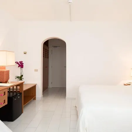 Valdiola Hotel