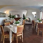 Valdiola 3*