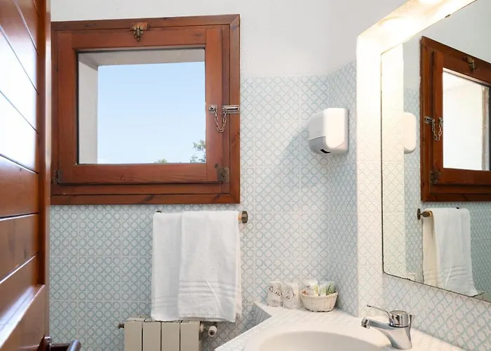 Отель Valdiola 3*